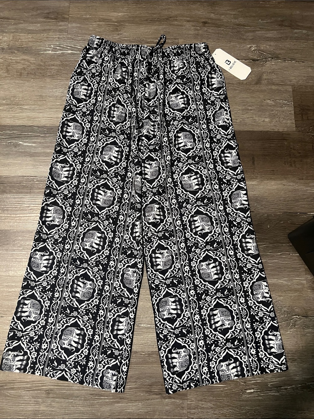 Black & White Wide-Leg Printed Pull-On Pants 2X